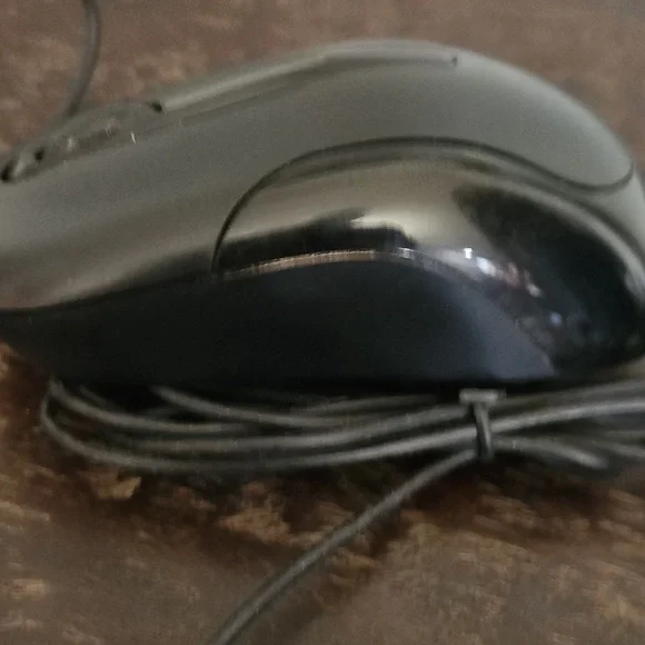 Computer Mouse - Corded - Generic - Picture 4 of 5